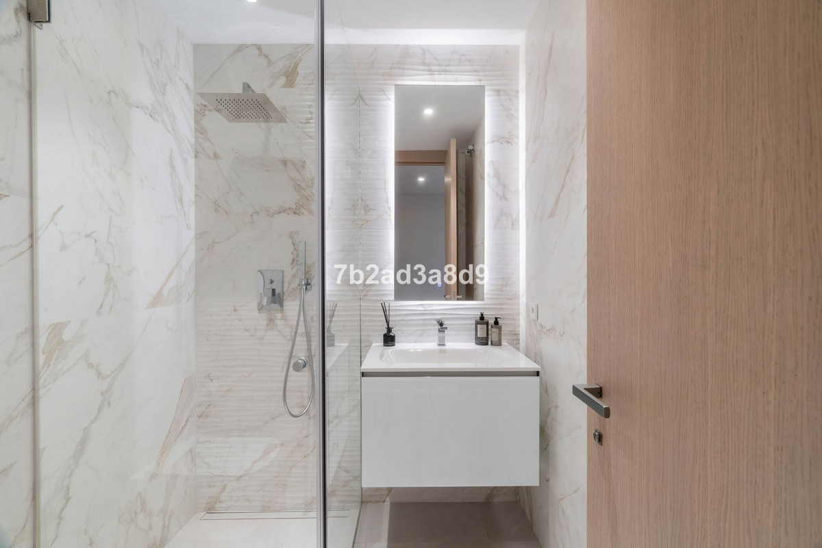 Se vende Villa - Chalet de 3 dormitorios en Costa Del Sol, Málaga, España