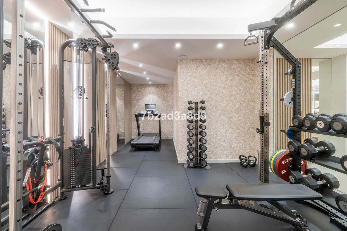 Se vende Villa - Chalet de 3 dormitorios en Costa Del Sol, Málaga, España