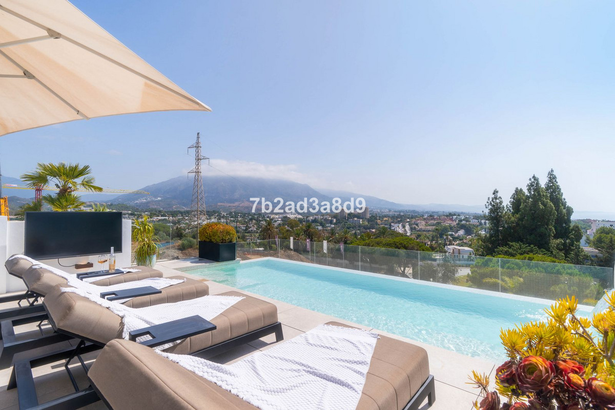 Se vende Villa - Chalet de 3 dormitorios en Costa Del Sol, Málaga, España