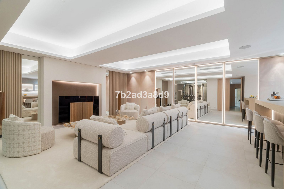 Se vende Villa - Chalet de 3 dormitorios en Costa Del Sol, Málaga, España