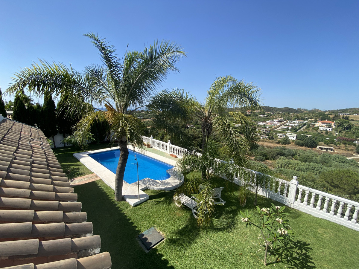 3 Bed Townhouse for sale in Estepona Costa Del Sol, Málaga, Spain
