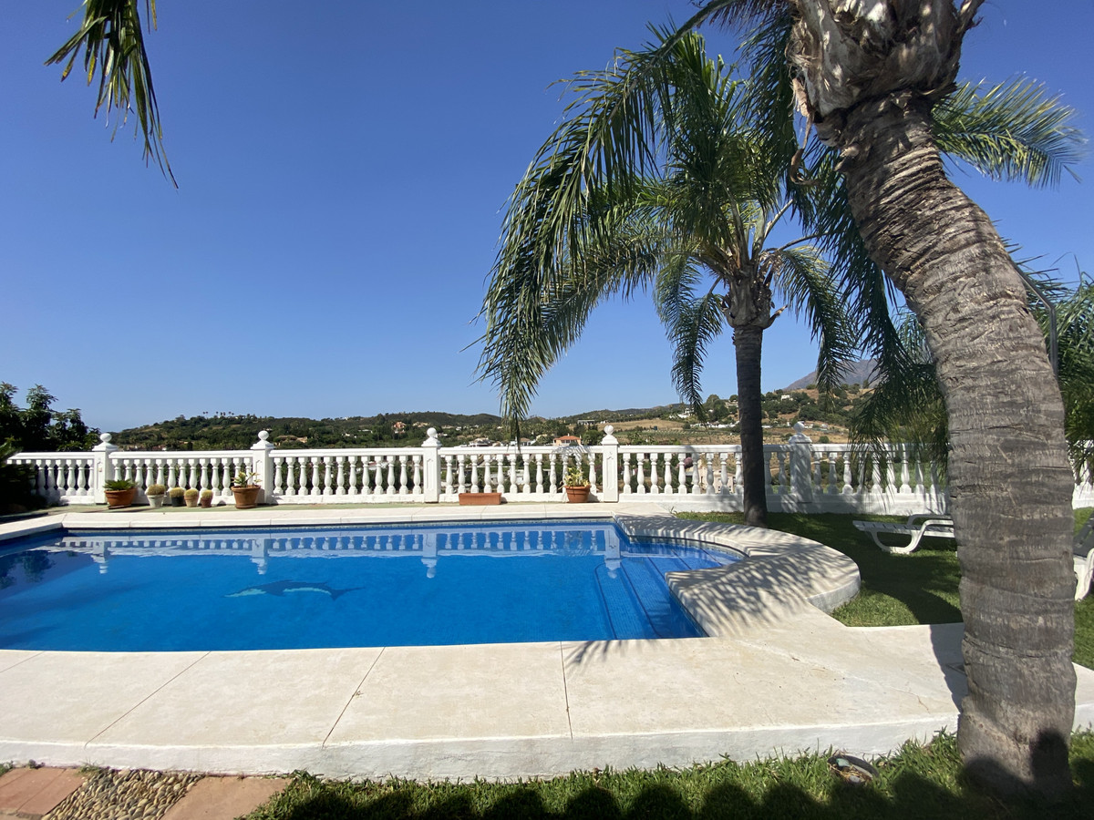 3 Bed Townhouse for sale in Estepona Costa Del Sol, Málaga, Spain