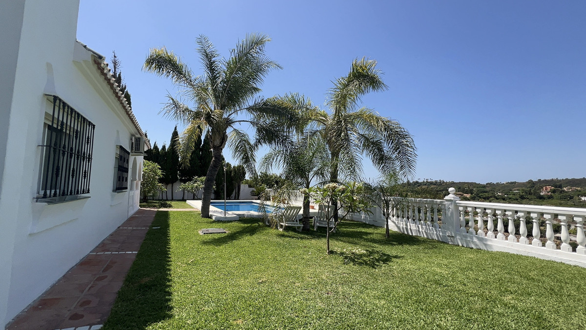 3 Bed Townhouse for sale in Estepona Costa Del Sol, Málaga, Spain