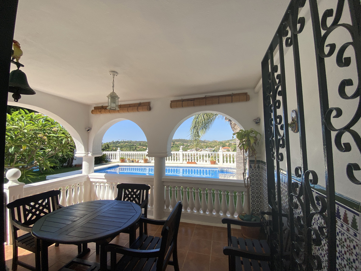 3 Bed Townhouse for sale in Estepona Costa Del Sol, Málaga, Spain