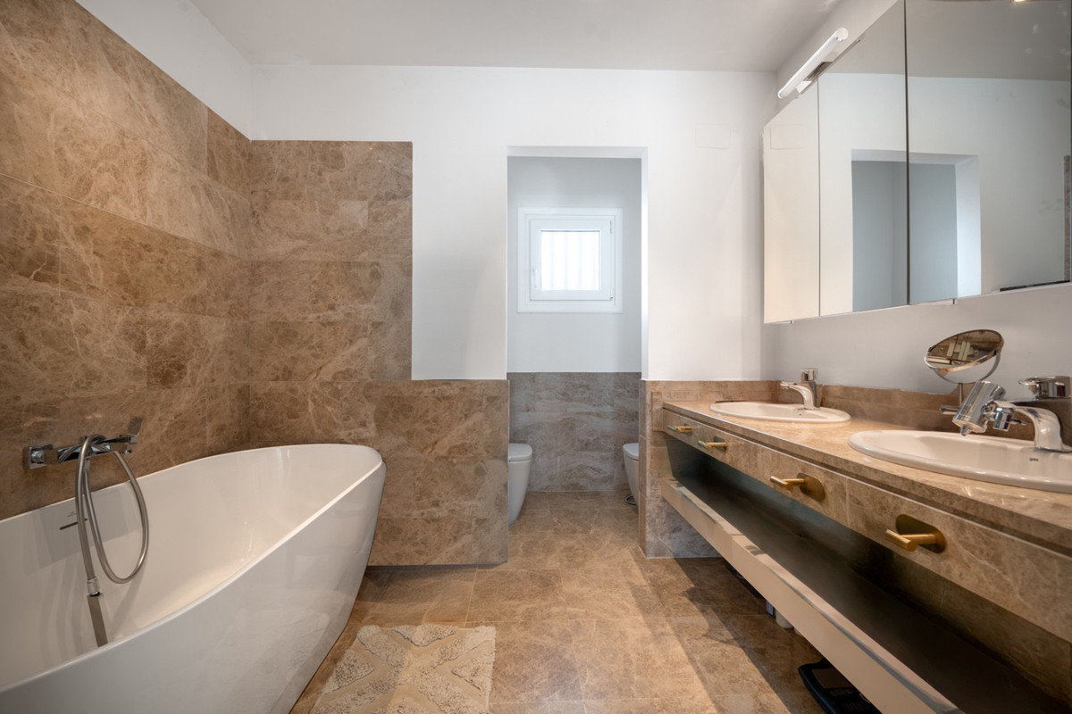 3 Bed Townhouse for sale in Marbella Costa Del Sol, Málaga, Spain
