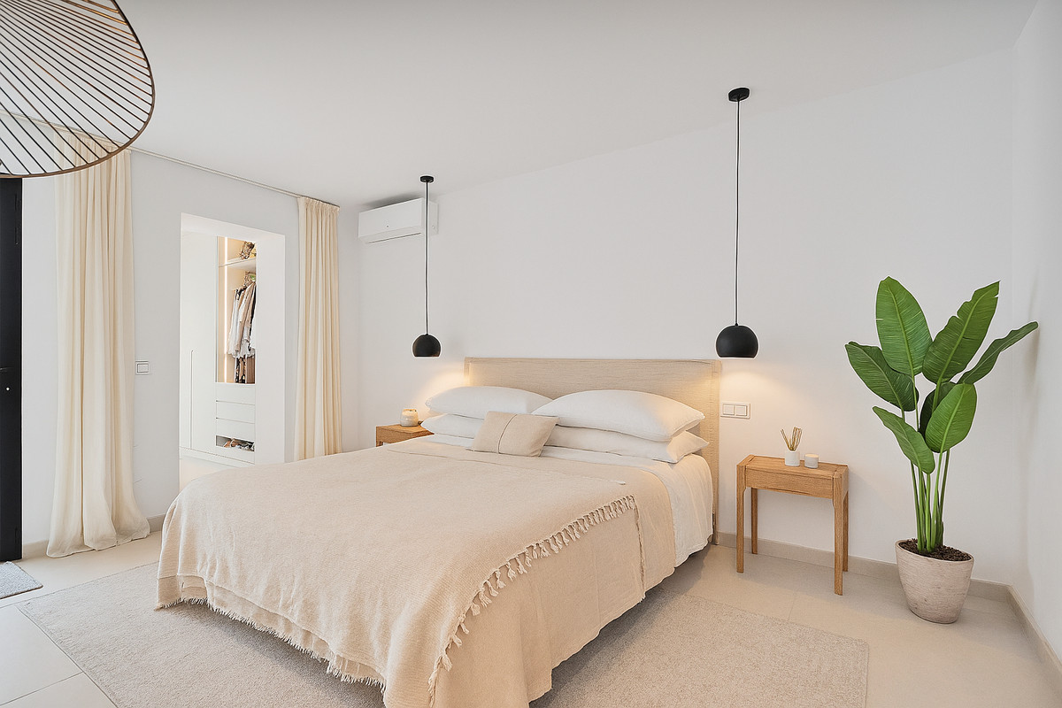 2 Bed Apartment for sale in Estepona Costa Del Sol, Málaga, Spain