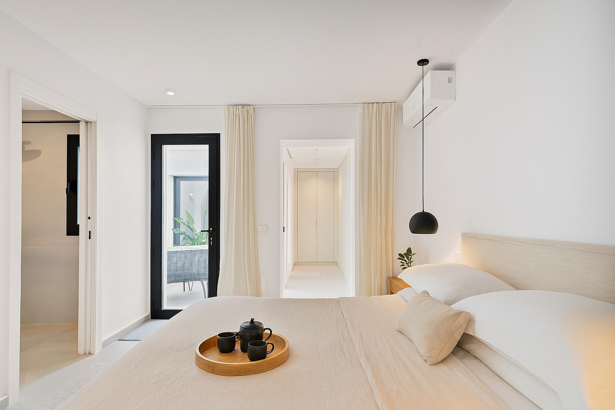 2 Bed Apartment for sale in Estepona Costa Del Sol, Málaga, Spain