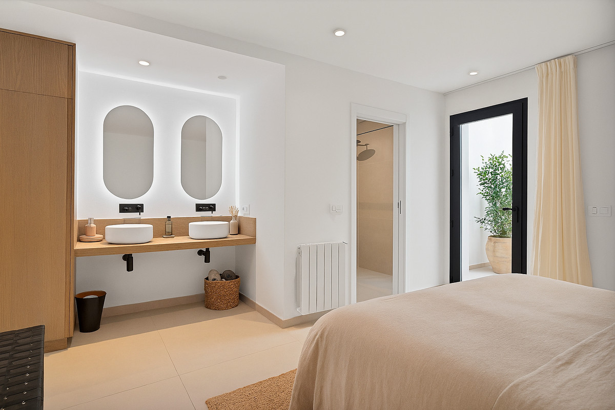 2 Bed Apartment for sale in Estepona Costa Del Sol, Málaga, Spain