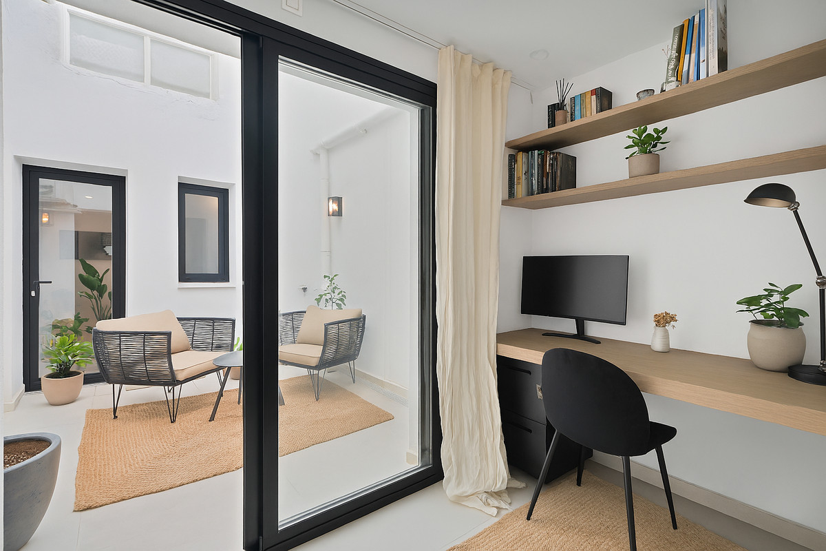 2 Bed Apartment for sale in Estepona Costa Del Sol, Málaga, Spain