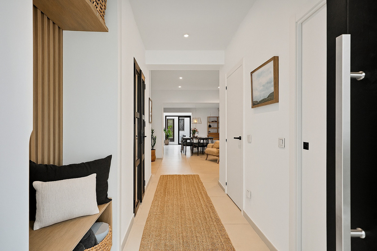 2 Bed Apartment for sale in Estepona Costa Del Sol, Málaga, Spain