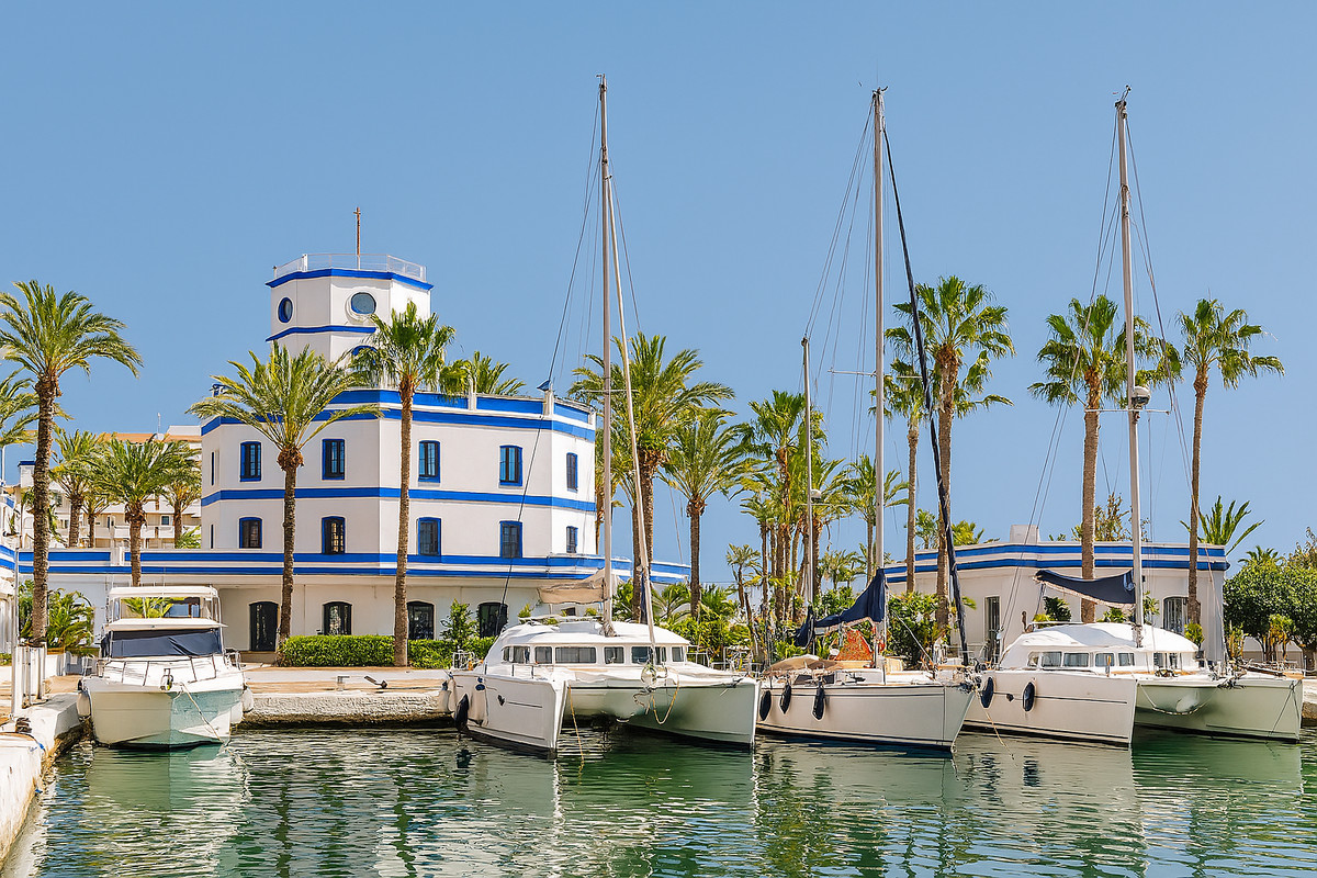 2 Bed Apartment for sale in Estepona Costa Del Sol, Málaga, Spain