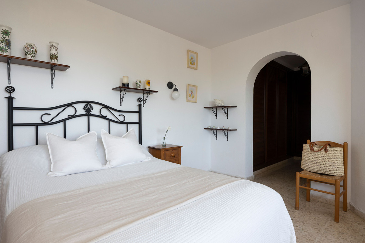 6 Bed Townhouse for sale in Torremuelle Costa Del Sol, Málaga, Spain