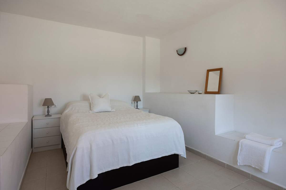 6 Bed Townhouse for sale in Torremuelle Costa Del Sol, Málaga, Spain