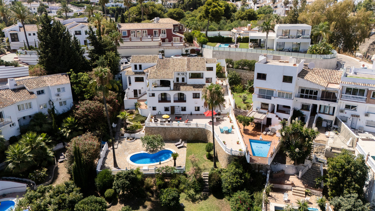 6 Bed Townhouse for sale in Torremuelle Costa Del Sol, Málaga, Spain