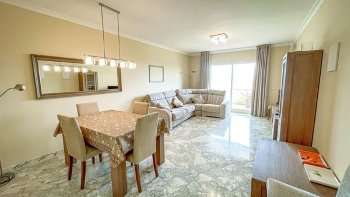 Se vende Apartamento Planta Media de 2 dormitorios en Costa Del Sol, Málaga, España