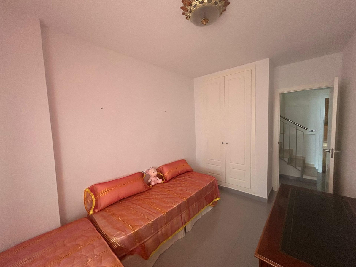 Se vende Apartamento Planta Media de 2 dormitorios en Costa Blanca, Alicante, España