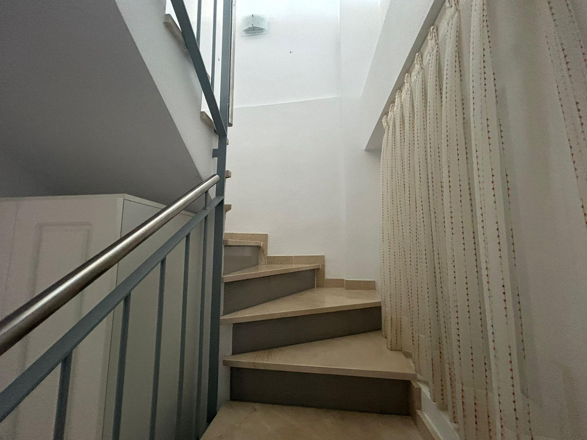 Se vende Apartamento Planta Media de 2 dormitorios en Costa Blanca, Alicante, España