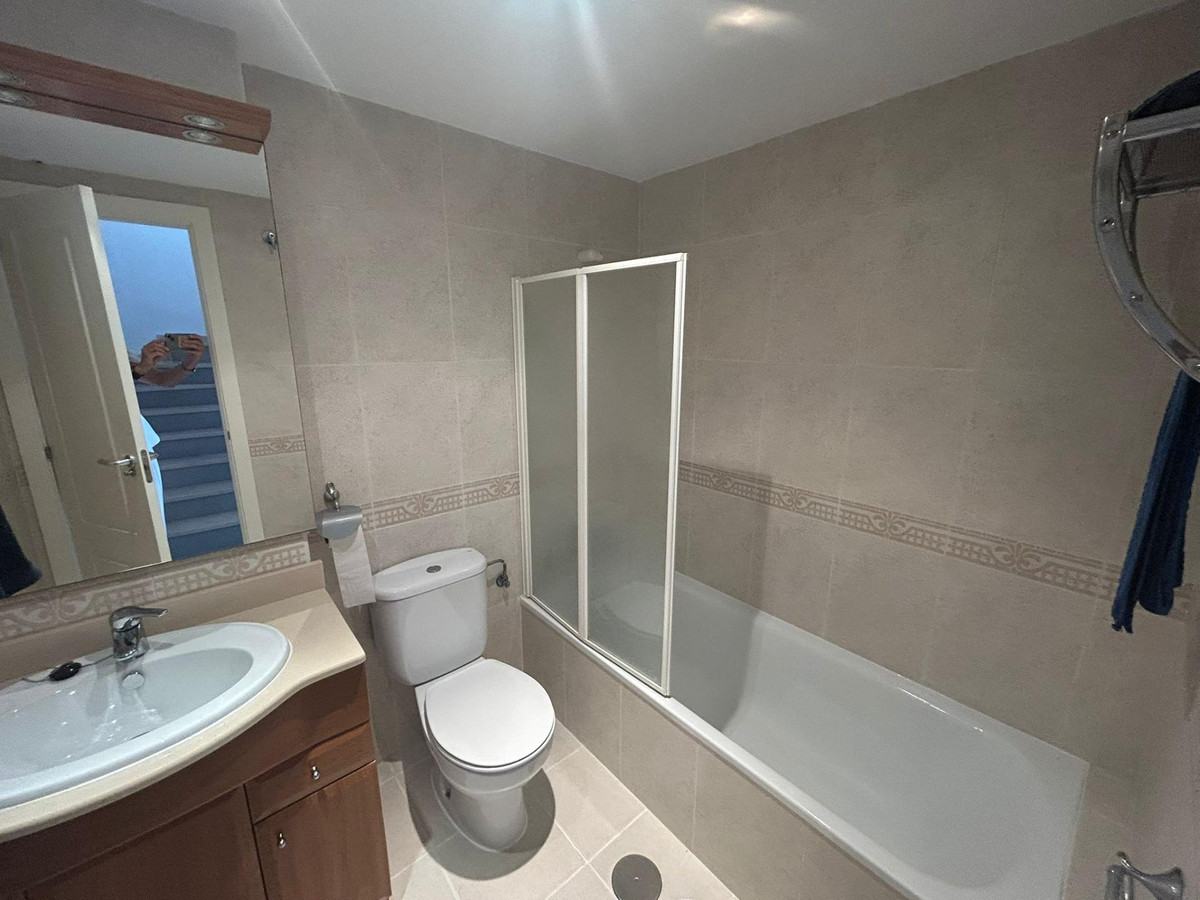 Se vende Apartamento Planta Media de 2 dormitorios en Costa Blanca, Alicante, España