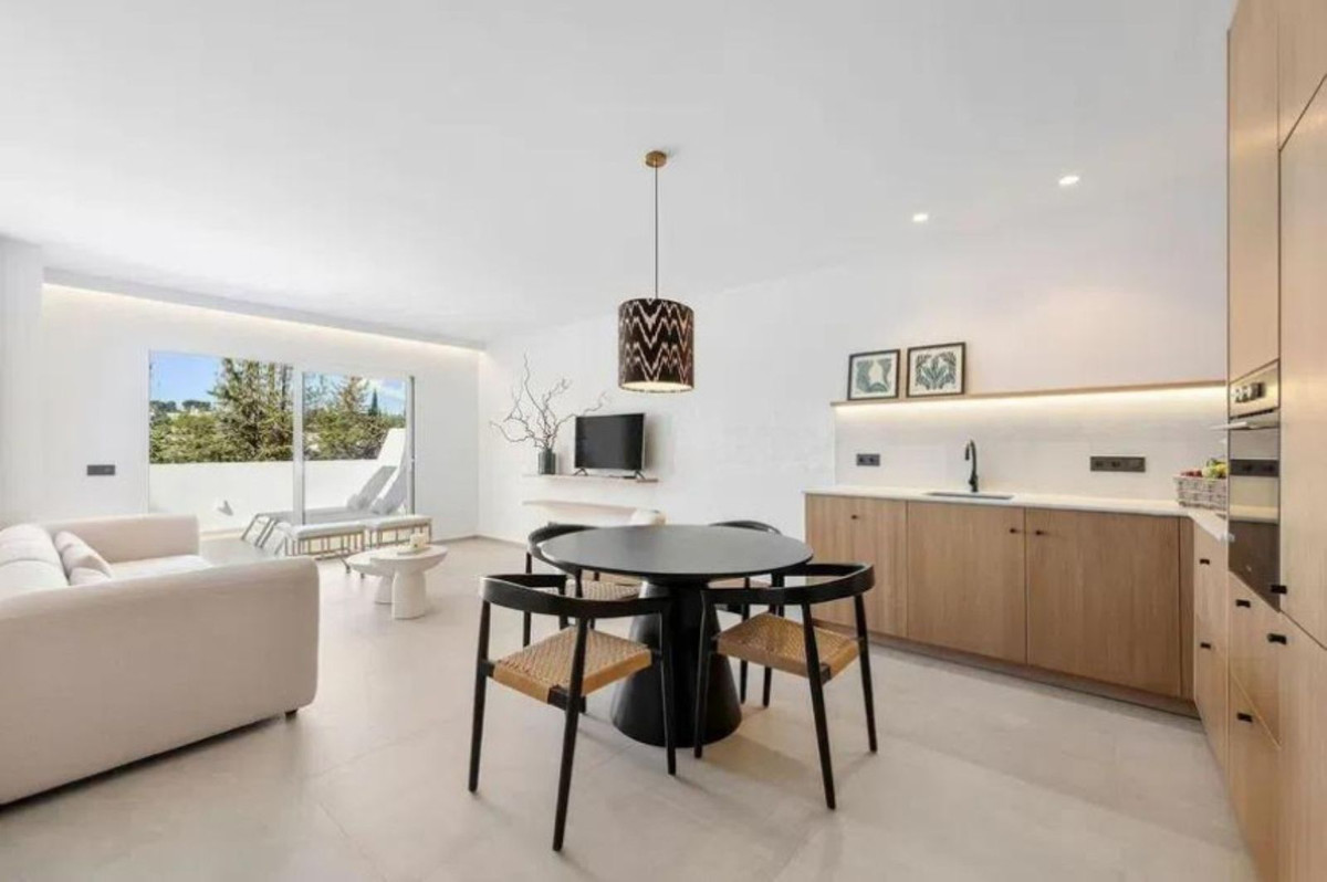 3 Bed Apartment for sale in Aloha Costa Del Sol, Málaga, Spain