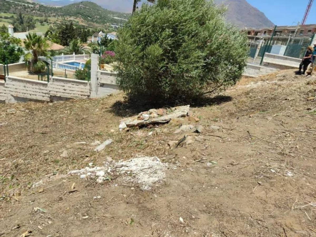 Se vende Terreno Urbano  en Costa Del Sol, Málaga, España