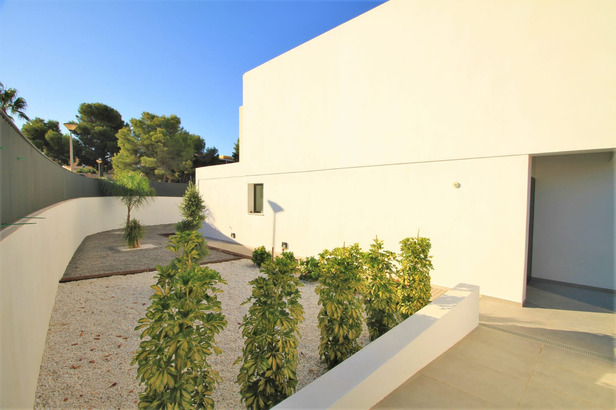 4 Bed Townhouse for sale in Calpe Costa Blanca, Alicante, Spain
