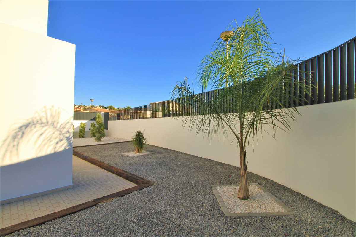 4 Bed Townhouse for sale in Calpe Costa Blanca, Alicante, Spain