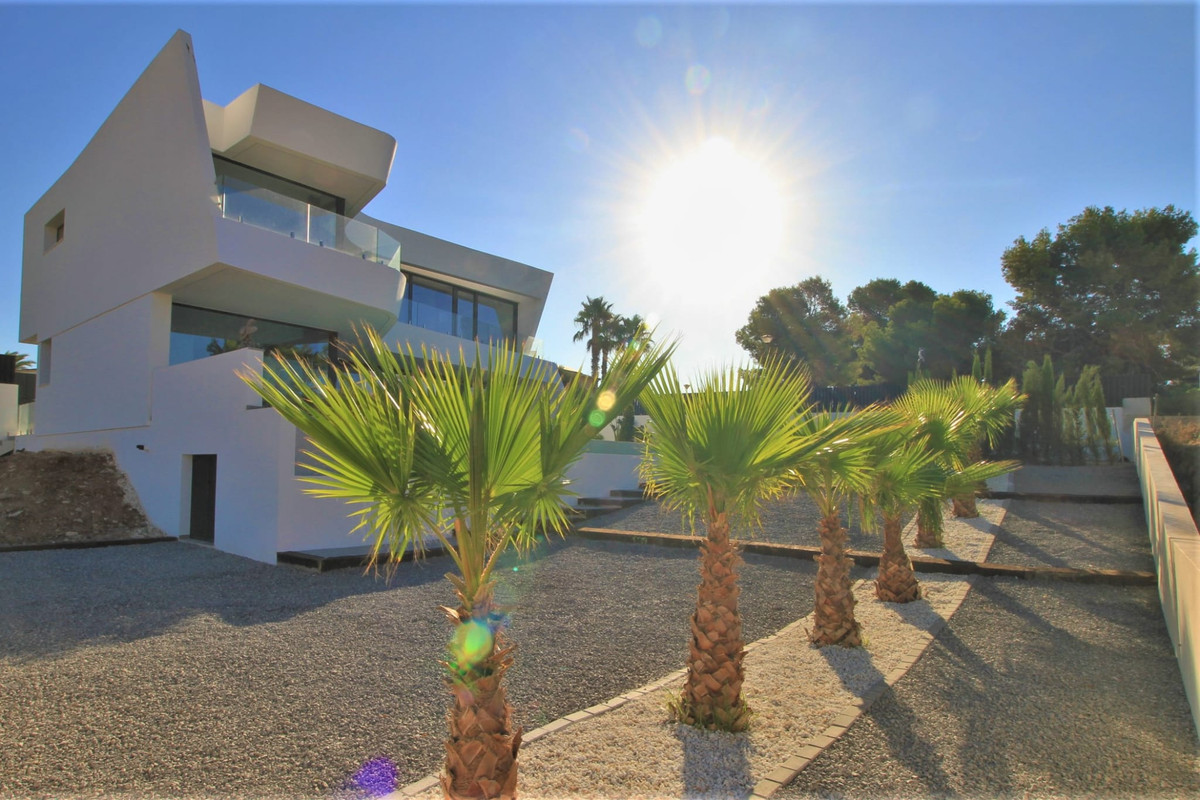 4 Bed Townhouse for sale in Calpe Costa Blanca, Alicante, Spain