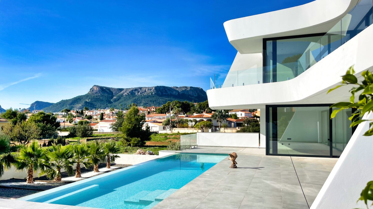 4 Bed Townhouse for sale in Calpe Costa Blanca, Alicante, Spain