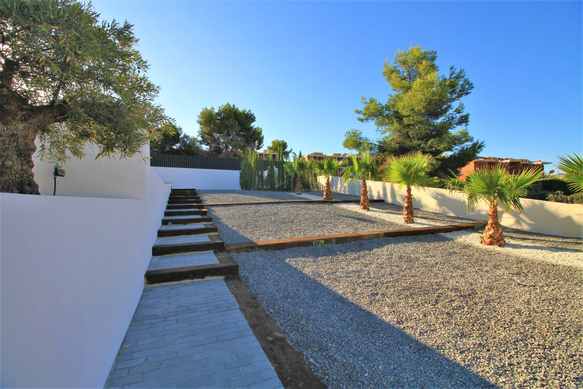 4 Bed Townhouse for sale in Calpe Costa Blanca, Alicante, Spain