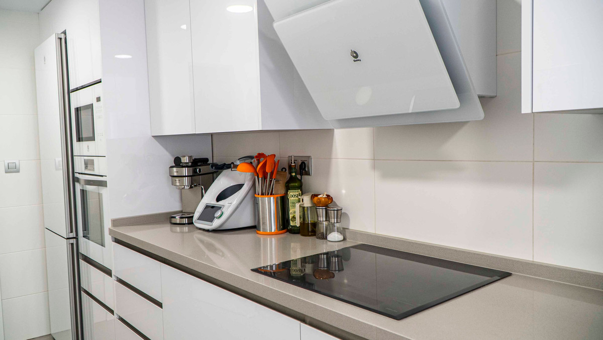 3 Bed Apartment for sale in Torremolinos Costa Del Sol, Málaga, Spain