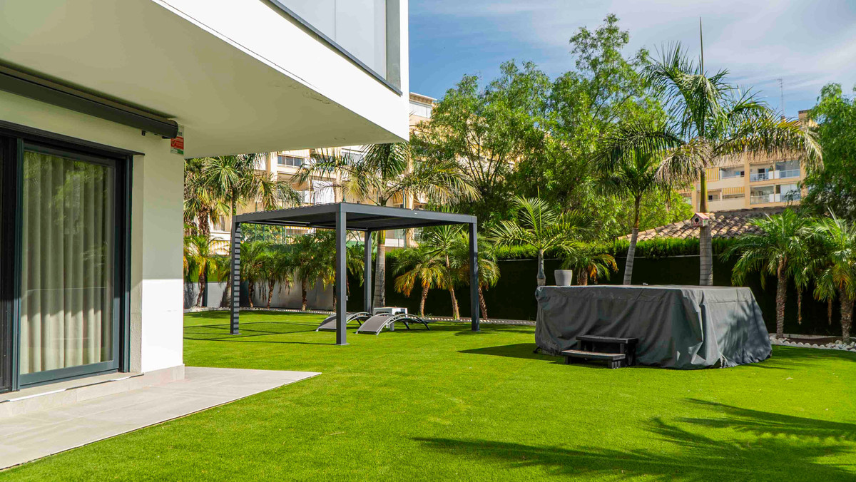 3 Bed Apartment for sale in Torremolinos Costa Del Sol, Málaga, Spain