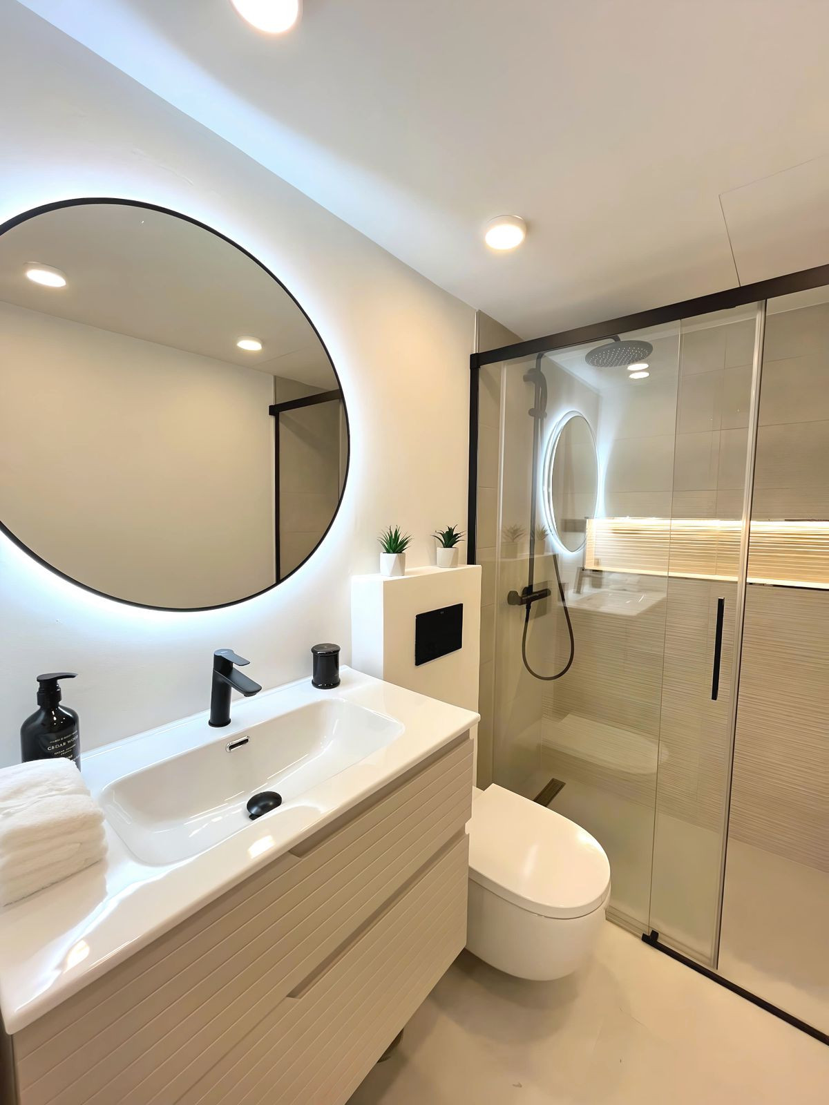 3 Bed Apartment for sale in Nueva Andalucía Costa Del Sol, Málaga, Spain