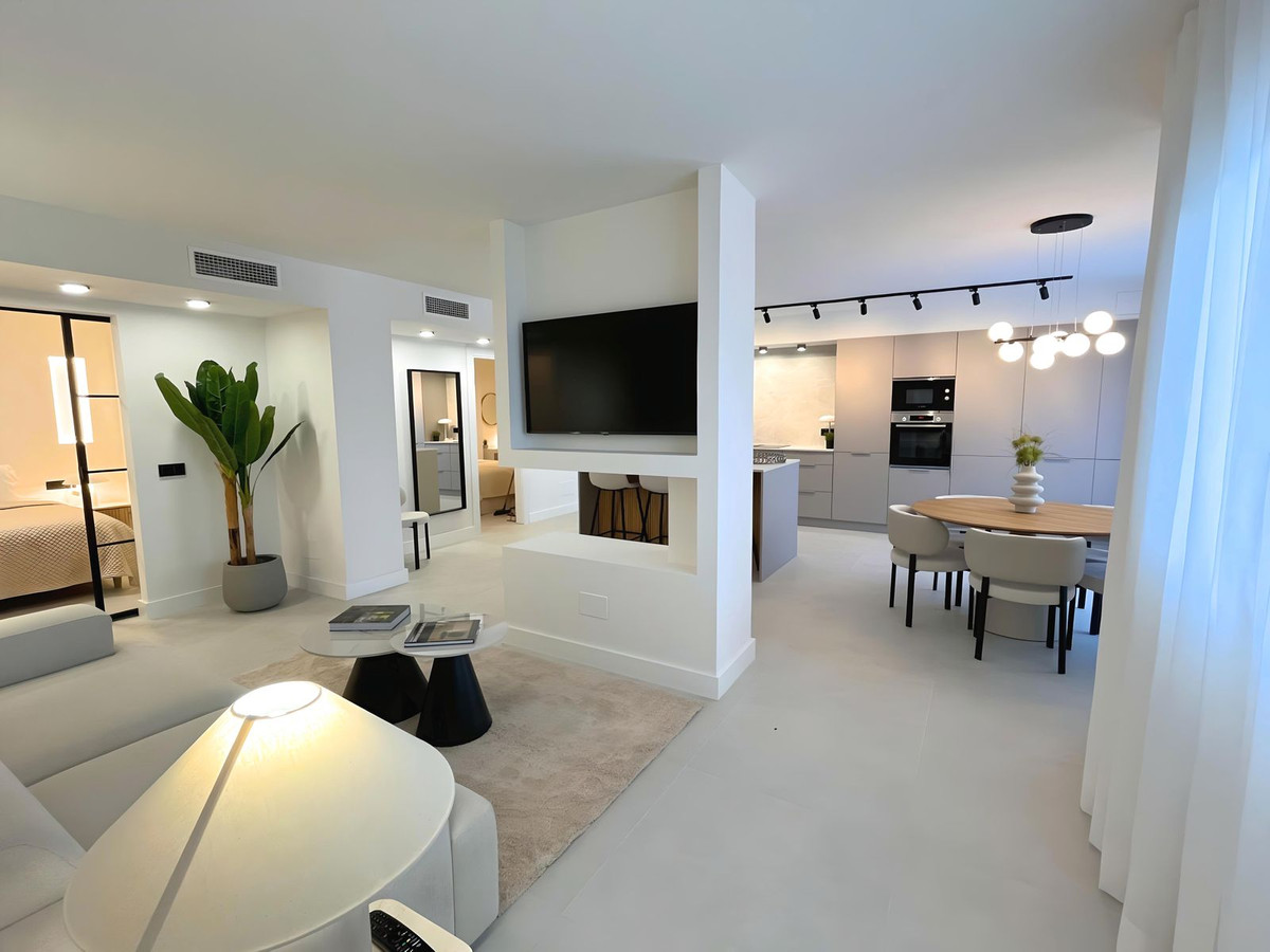 3 Bed Apartment for sale in Nueva Andalucía Costa Del Sol, Málaga, Spain
