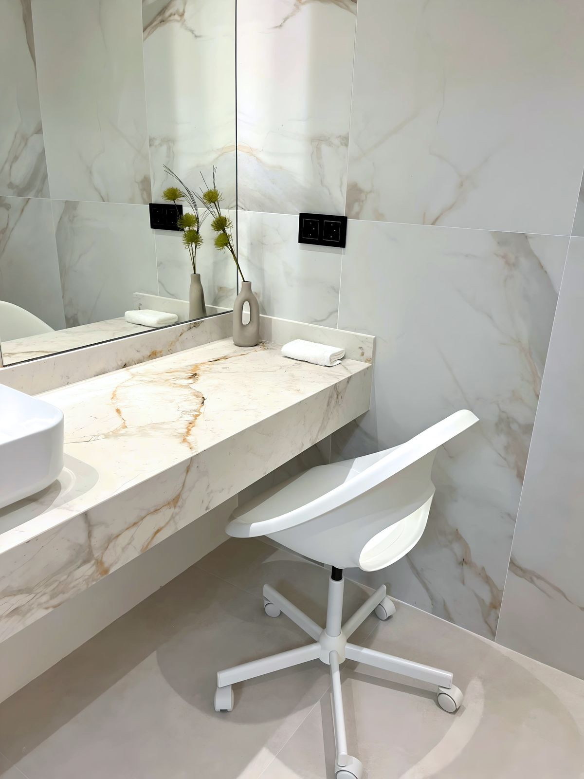 3 Bed Apartment for sale in Nueva Andalucía Costa Del Sol, Málaga, Spain