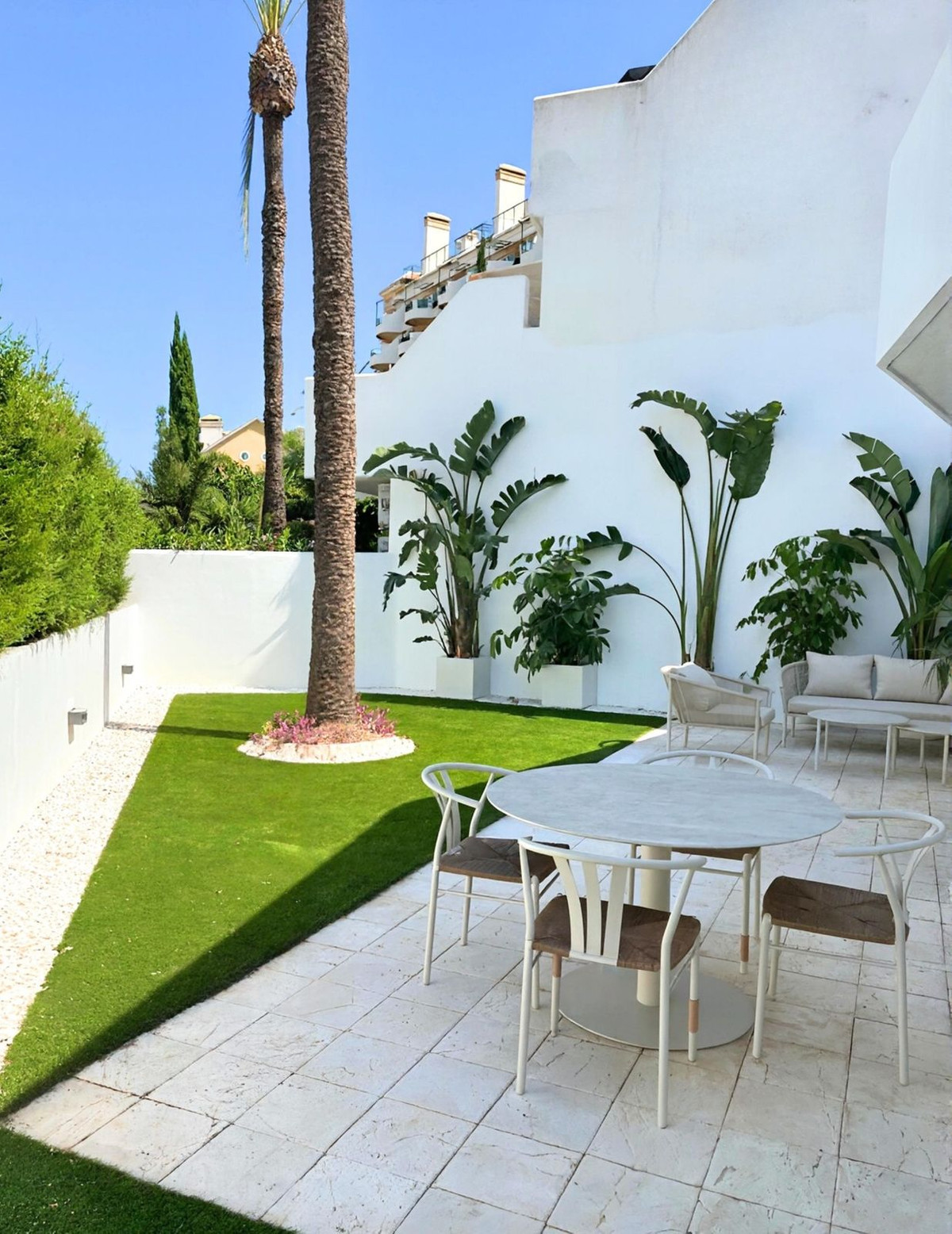 3 Bed Apartment for sale in Nueva Andalucía Costa Del Sol, Málaga, Spain