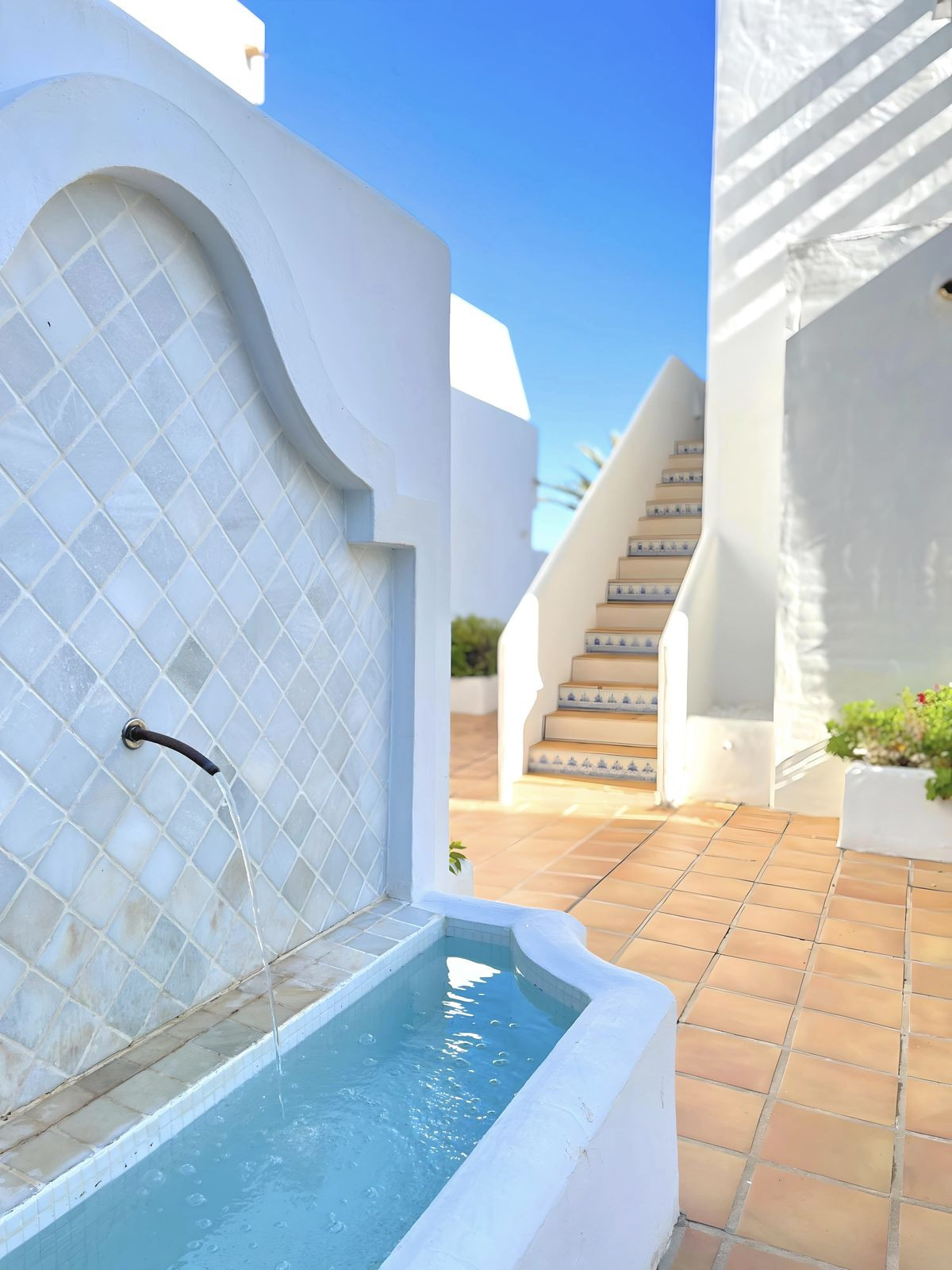 3 Bed Apartment for sale in Nueva Andalucía Costa Del Sol, Málaga, Spain