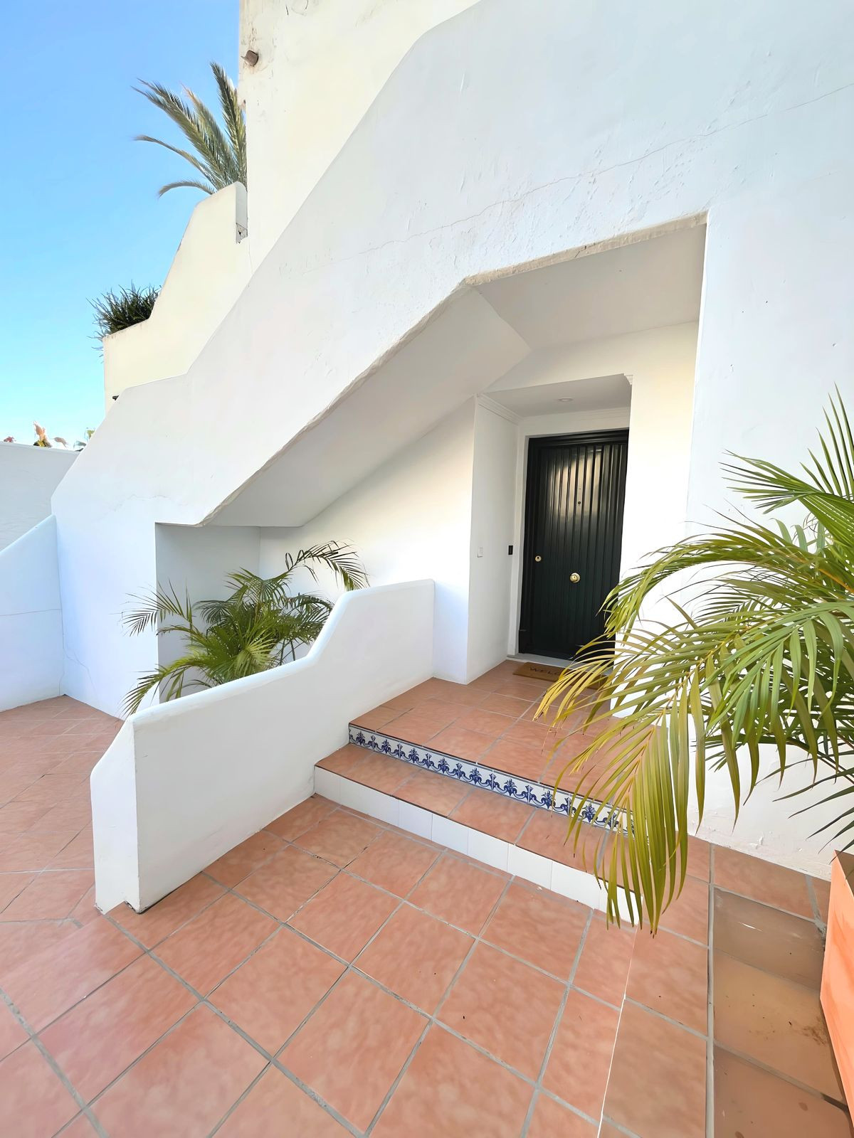 3 Bed Apartment for sale in Nueva Andalucía Costa Del Sol, Málaga, Spain