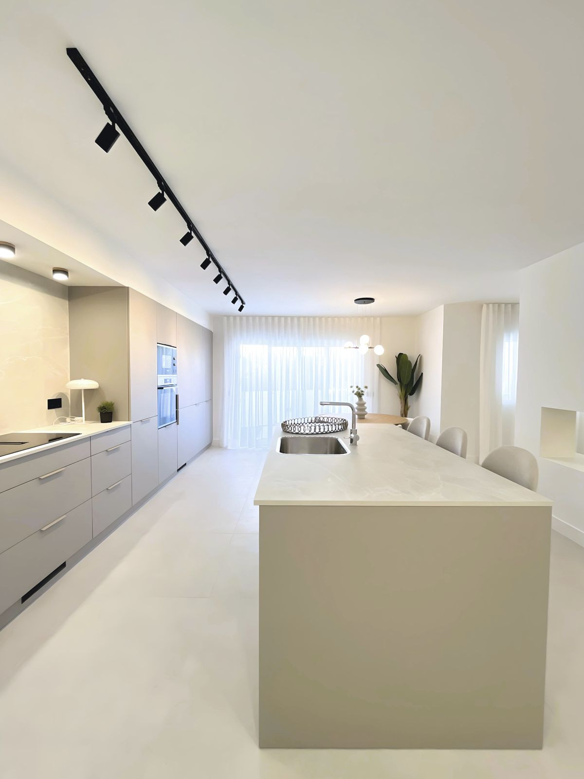 3 Bed Apartment for sale in Nueva Andalucía Costa Del Sol, Málaga, Spain