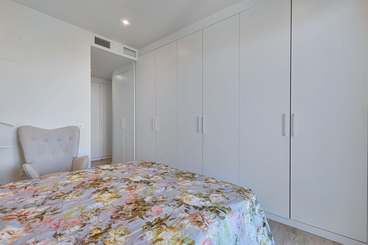 Se vende Apartamento Planta Media de 3 dormitorios en Costa Del Sol, Málaga, España