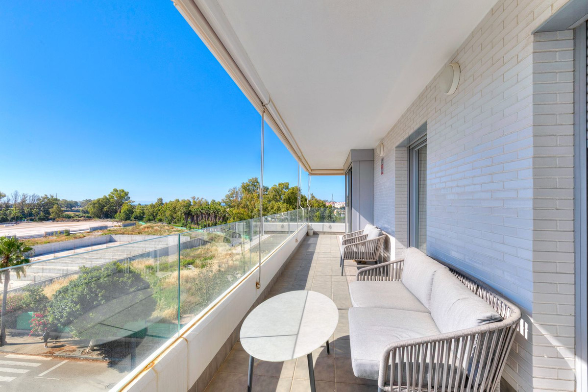 Se vende Apartamento Planta Media de 3 dormitorios en Costa Del Sol, Málaga, España