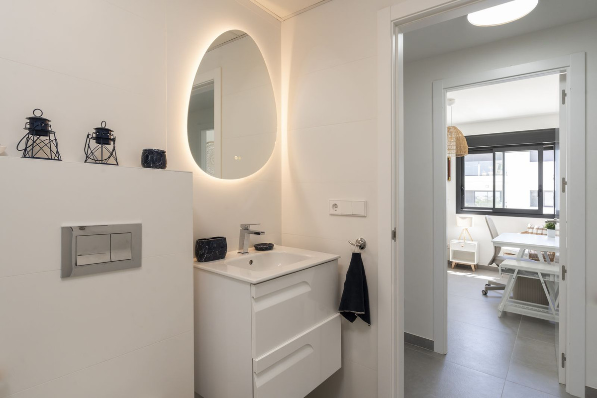 Se vende Apartamento Planta Media de 2 dormitorios en Costa Blanca, Alicante, España