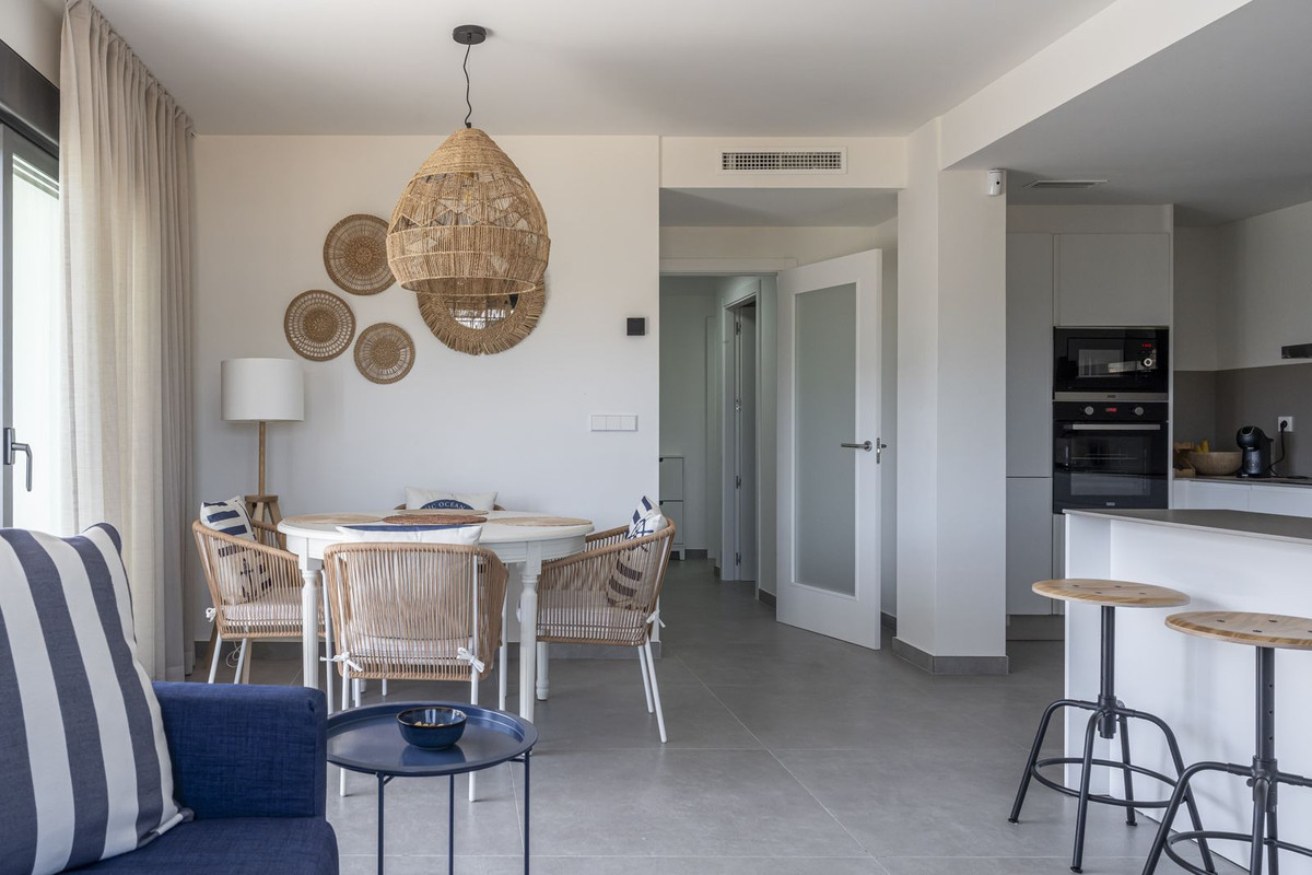 Se vende Apartamento Planta Media de 2 dormitorios en Costa Blanca, Alicante, España