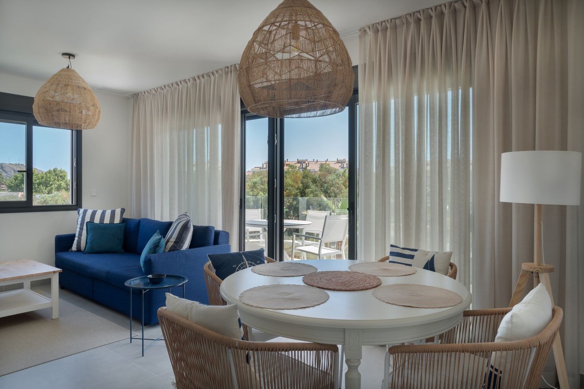 Se vende Apartamento Planta Media de 2 dormitorios en Costa Blanca, Alicante, España