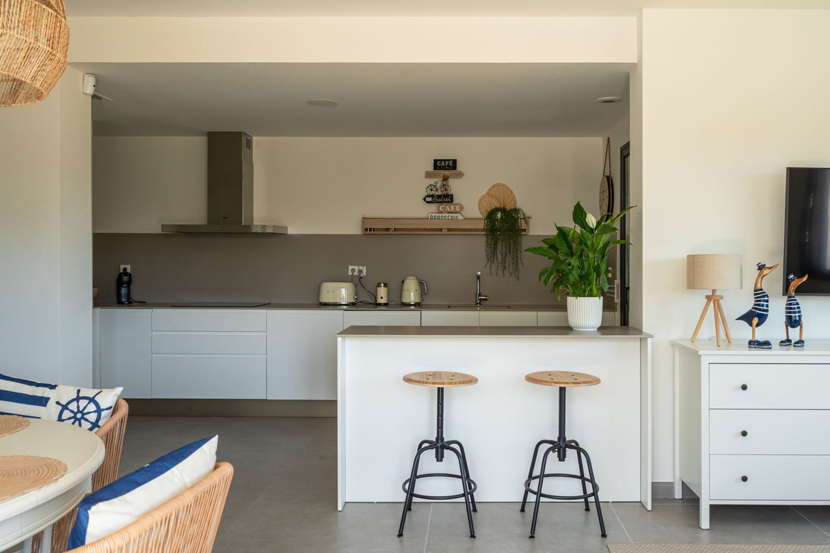 Se vende Apartamento Planta Media de 2 dormitorios en Costa Blanca, Alicante, España
