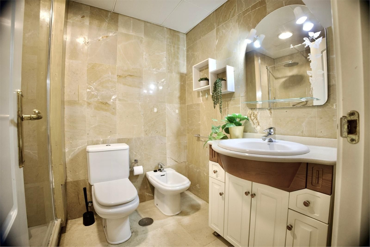 1 Bed Apartment for sale in Estepona Costa Del Sol, Málaga, Spain