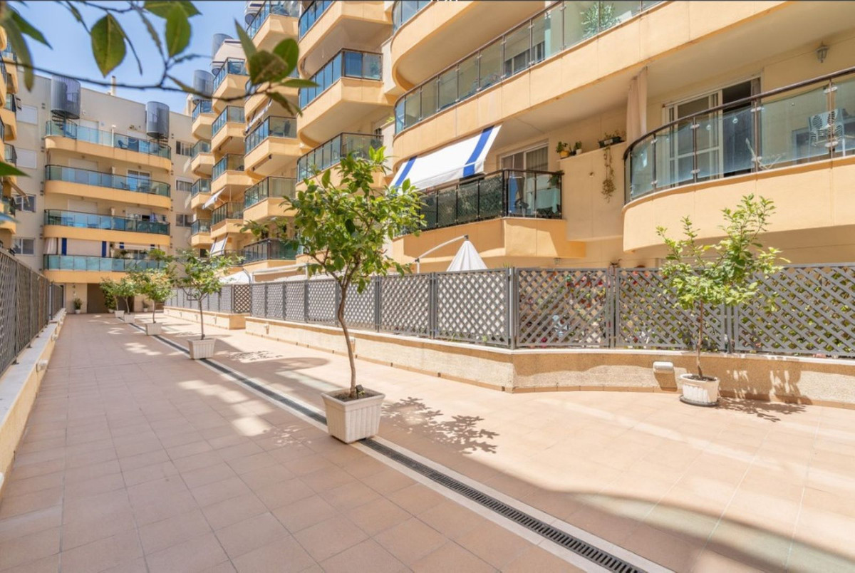 1 Bed Apartment for sale in Estepona Costa Del Sol, Málaga, Spain