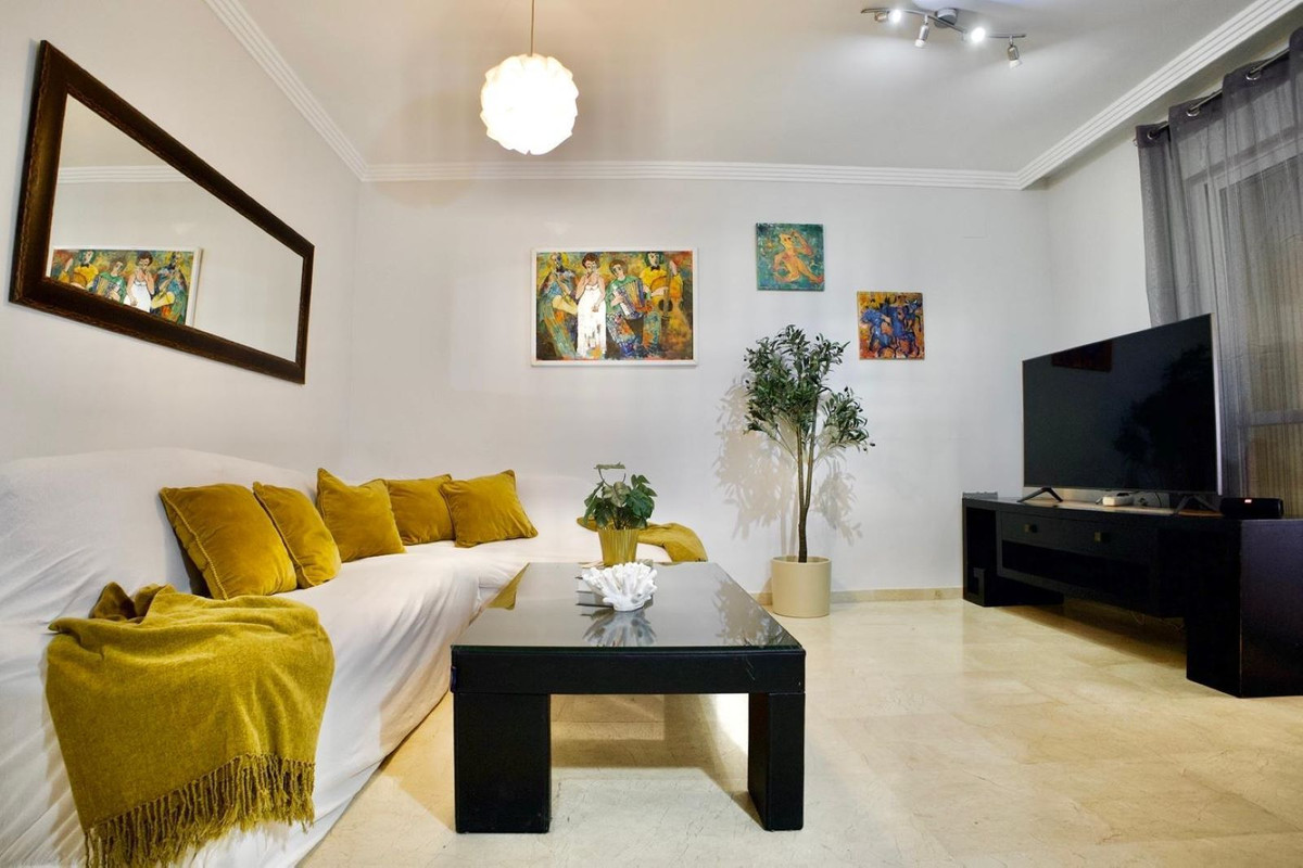 1 Bed Apartment for sale in Estepona Costa Del Sol, Málaga, Spain