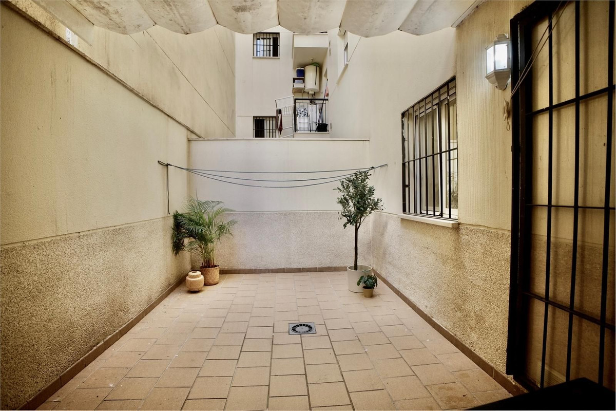 1 Bed Apartment for sale in Estepona Costa Del Sol, Málaga, Spain