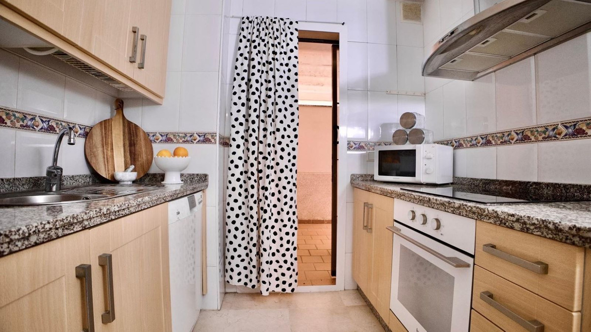 1 Bed Apartment for sale in Estepona Costa Del Sol, Málaga, Spain