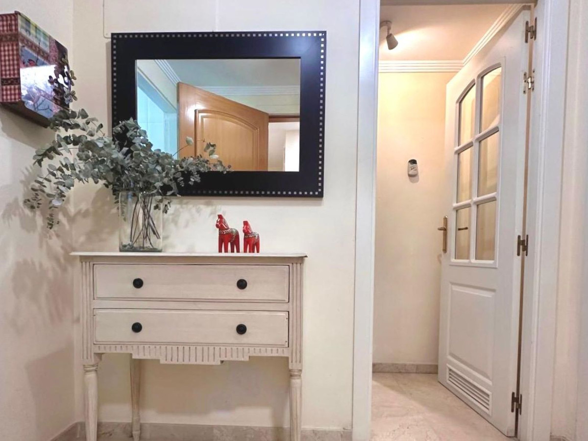1 Bed Apartment for sale in Estepona Costa Del Sol, Málaga, Spain